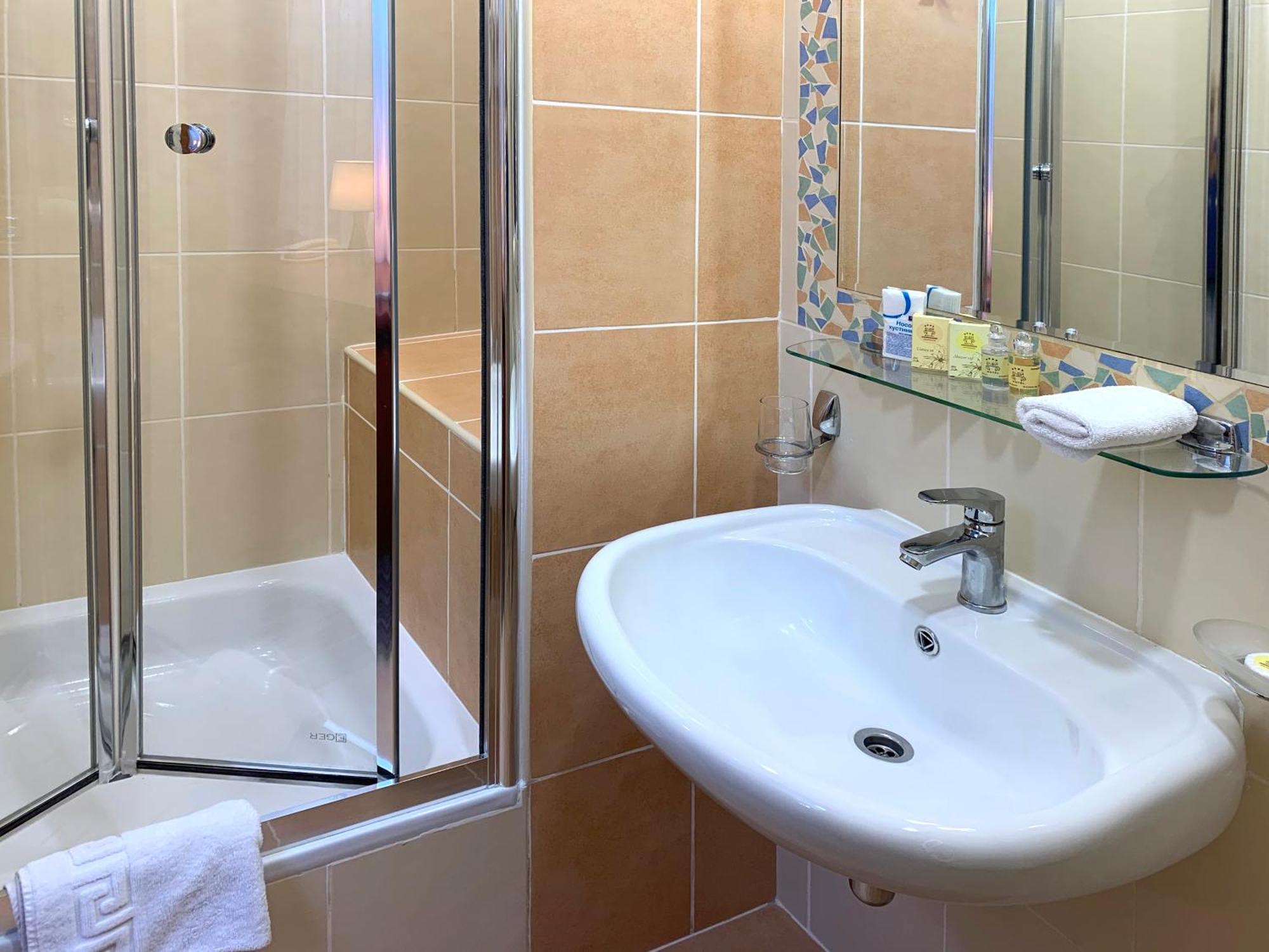 Eney Budget Three-Room Apartment Lvov Exteriér fotografie