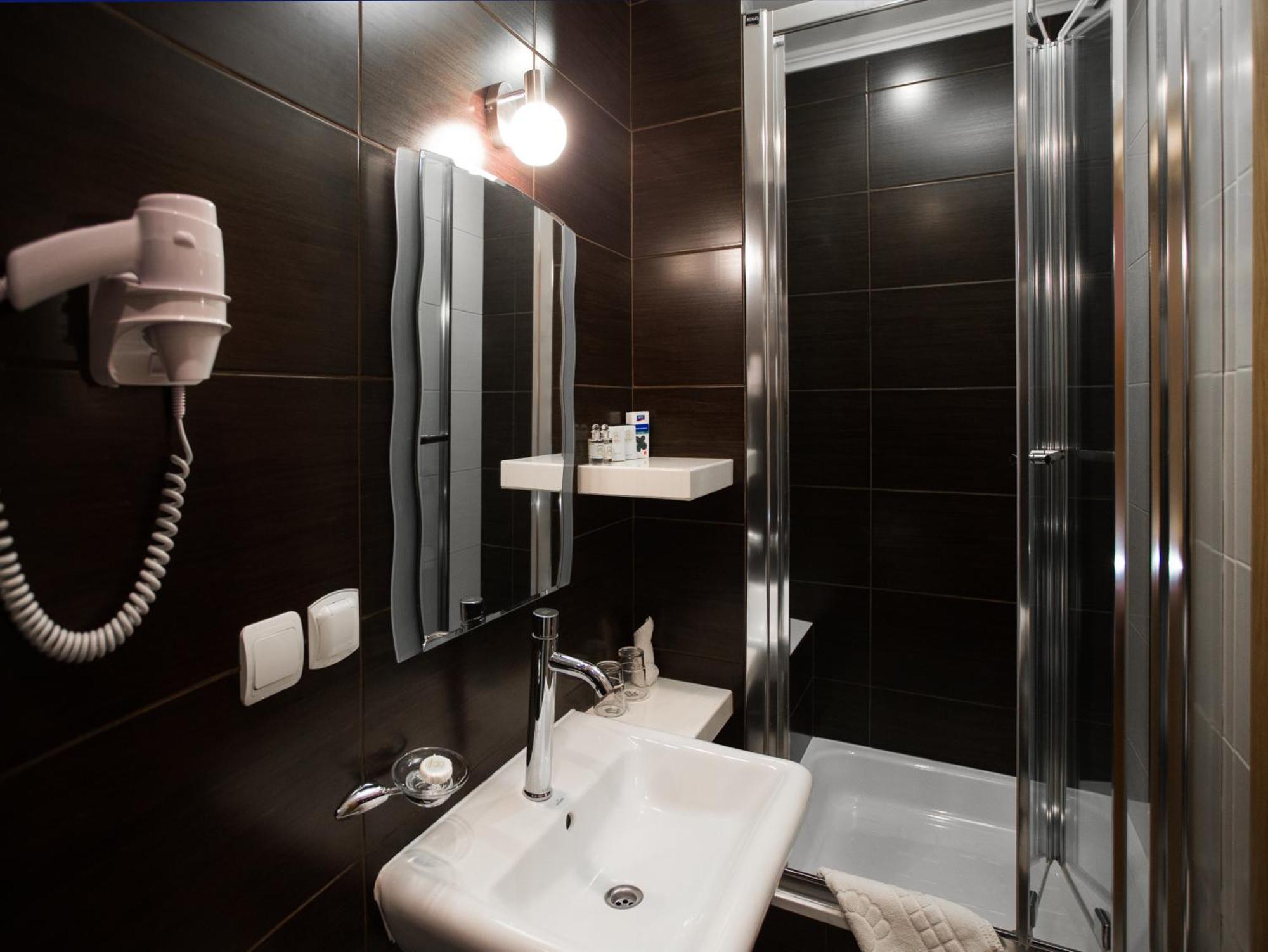 Eney Budget Three-Room Apartment Lvov Exteriér fotografie